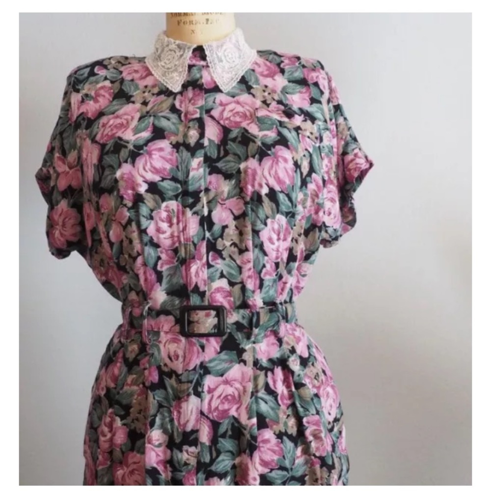 1980’s does 1940’s Rayon floral dress - Picture 2 of 6